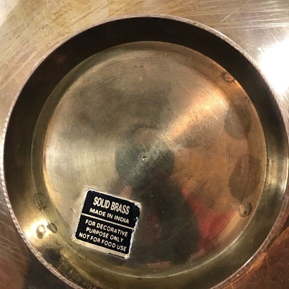 VINTAGE mid-century Engraved Brass Catch all decorative plate - Picture 5 of 6